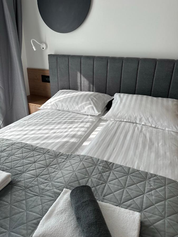 Luxury By The Lake Ap 28 Sibiu Exterior foto