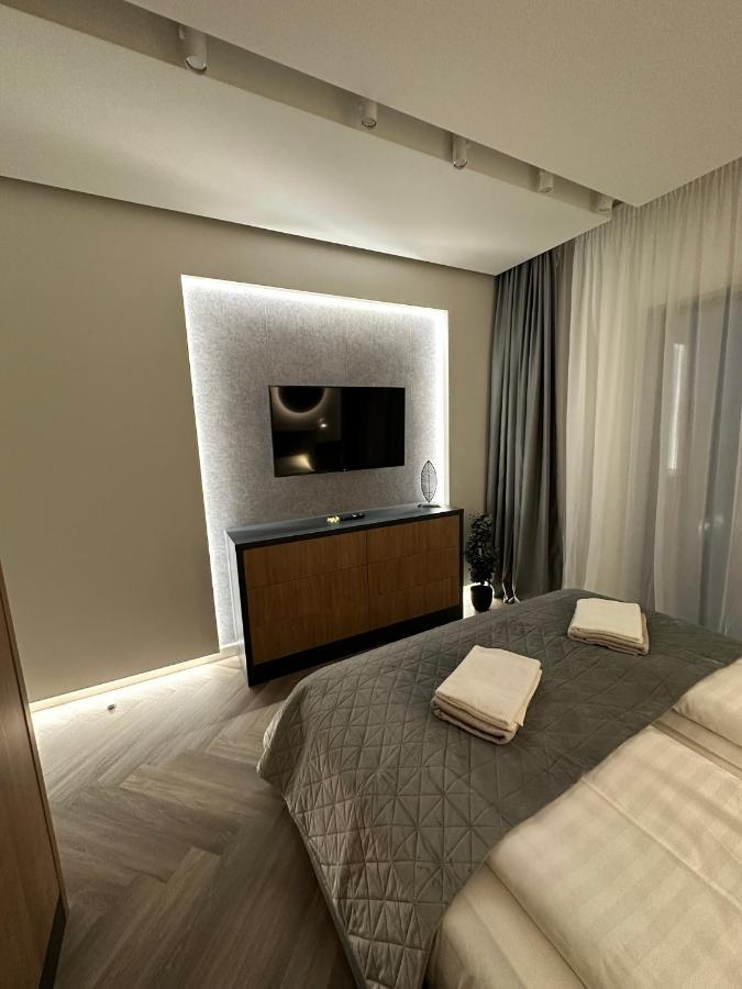 Luxury By The Lake Ap 28 Sibiu Exterior foto